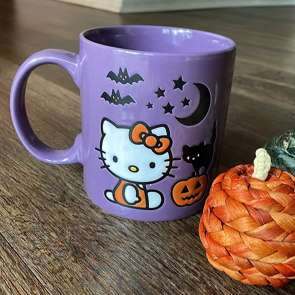 Hello Kitty Halloween Mug - Picture 2 of 4